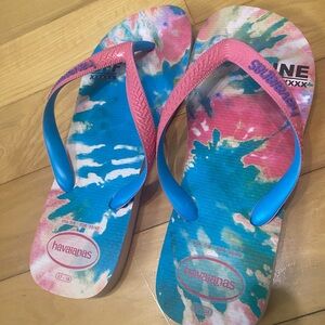 Havaianas Tie-Dye Flip Flops in Pink & Blue with Blue Straps